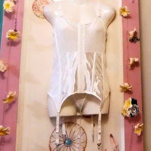 Acelandy (L/XL) Lace and Satin Boned Corset with Garter Straps and Panty. NWOT